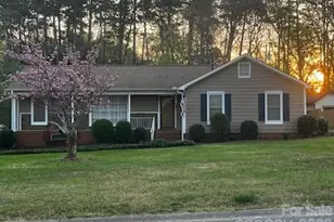 13547 Idlefield Ln, Matthews, NC 28105 - Photo 2