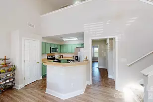 447 Fawnbrook Ln, Gastonia, NC 28052 - Photo 8