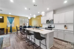 8032 Overmeadow Ln, Charlotte, NC 28269 - Photo 10