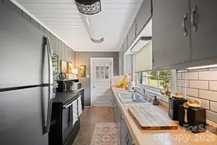 121 Johnson St, Canton, NC 28716 - Photo 16