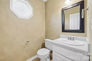 5406 Winding Oak Dr, Hickory, NC 28602 - Photo 18