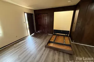 810 10th St Blvd NW, Hickory, NC 28601 - Photo 4