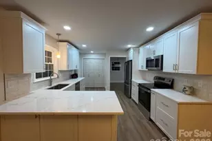 6906 Old Forge Dr, Charlotte, NC 28226 - Photo 12