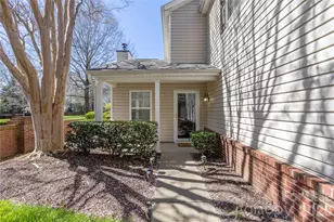 9314 Meadowmont View Dr, Charlotte, NC 28269 - Photo 2