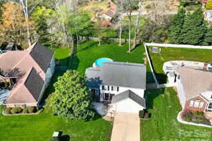 263 Fox Hollow Rd, Mooresville, NC 28117 - Photo 2