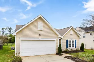 727 Almora Dr, Charlotte, NC 28216 - Photo 4