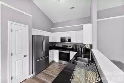 727 Almora Drive, Charlotte, NC 28216 - Photo 12