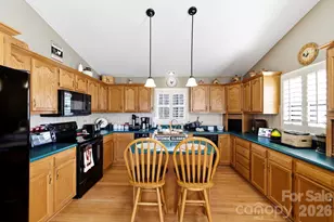 1489 Round Mountain Rd, Brevard, NC 28712 - Photo 10