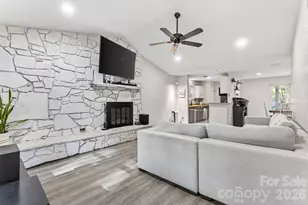 20133 Floral Ln, Cornelius, NC 28031 - Photo 6