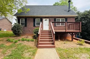 23 44th Ave Pl NE, Hickory, NC 28603 - Photo 1