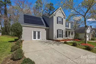 10122 Northwoods Forest Dr, Charlotte, NC 28214 - Photo 2