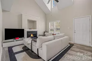 5504 Waverly Lynn Ln, Charlotte, NC 28269 - Photo 8