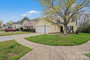 5504 Waverly Lynn Ln, Charlotte, NC 28269 - Photo 4