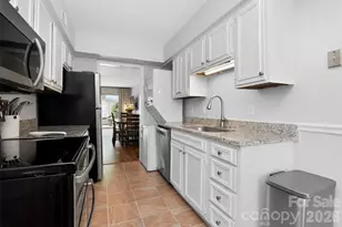 7124 Quail Meadow Ln, Charlotte, NC 28210 - Photo 10