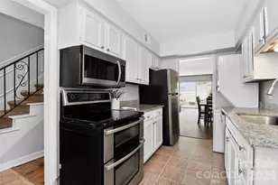 7124 Quail Meadow Ln, Charlotte, NC 28210 - Photo 12