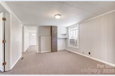 438 Loop Road, Hendersonville, NC 28792 - Photo 10