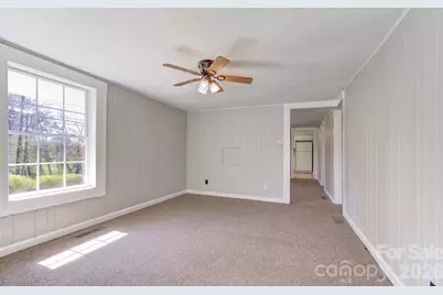 438 Loop Road, Hendersonville, NC 28792 - Photo 16