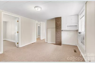 438 Loop Road, Hendersonville, NC 28792 - Photo 6