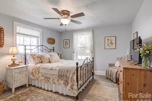438 Loop Rd, Hendersonville, NC 28792 - Photo 20