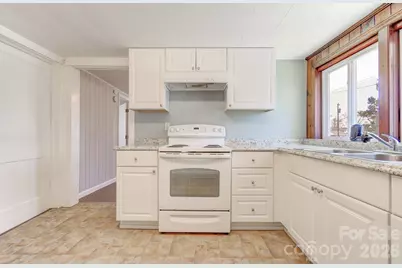 438 Loop Road, Hendersonville, NC 28792 - Photo 20