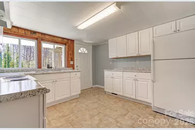 438 Loop Road, Hendersonville, NC 28792 - Photo 20