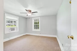 438 Loop Rd, Hendersonville, NC 28792 - Photo 8