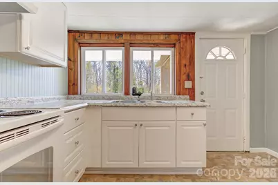 438 Loop Road, Hendersonville, NC 28792 - Photo 16