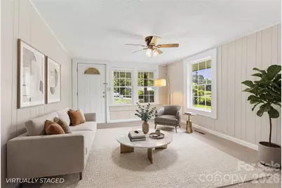 438 Loop Road, Hendersonville, NC 28792 - Photo 2