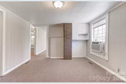 438 Loop Road, Hendersonville, NC 28792 - Photo 12
