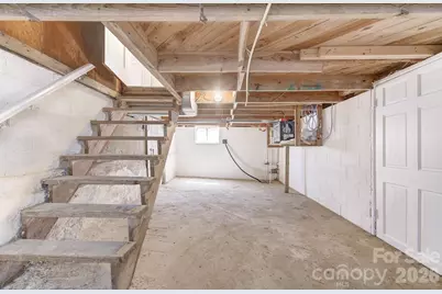 438 Loop Road, Hendersonville, NC 28792 - Photo 26