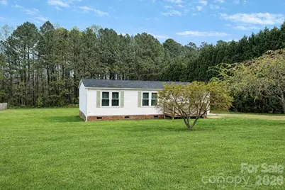 1392 Old Mountain Road, Statesville, NC 28677 - Photo 2