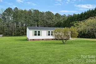 1392 Old Mountain Rd, Statesville, NC 28677 - Photo 2