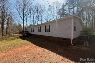 5139 Pine Springs Dr, Bessemer City, NC 28016 - Photo 2