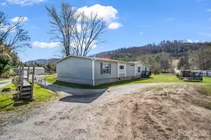 120 Quiet Stream Ln, Hendersonville, NC 28791 - Photo 2