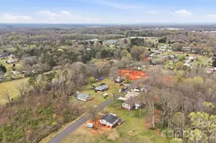 641 Central Dr, Statesville, NC 28677 - Photo 32