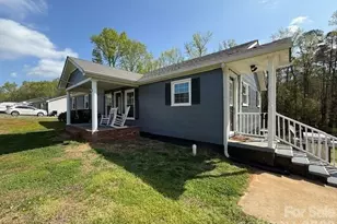 636 Willis Rd, Dallas, NC 28034 - Photo 4