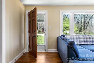 215 Browning Ave, Hendersonville, NC 28791 - Photo 8