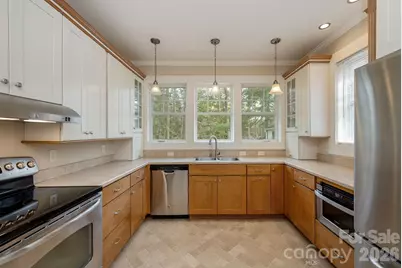 1126 4th Avenue W, Hendersonville, NC 28739 - Photo 16