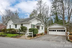 1126 4th Ave W, Hendersonville, NC 28739 - Photo 4