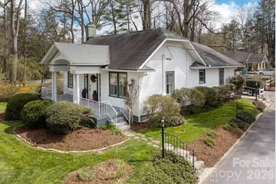 1126 4th Avenue W, Hendersonville, NC 28739 - Photo 2