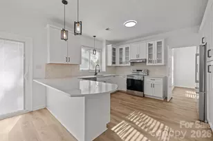 8512 Egerton Dr, Charlotte, NC 28277 - Photo 16