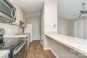 6165 Meadow Rose Ln, Charlotte, NC 28215 - Photo 8