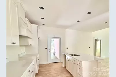 366 Mistletoe Trail, Hendersonville, NC 28791 - Photo 6