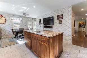 106 Oak Hollow Ct, Asheville, NC 28805 - Photo 16