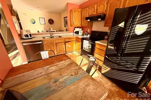 5965 Prescott Ct, Charlotte, NC 28269 - Photo 6