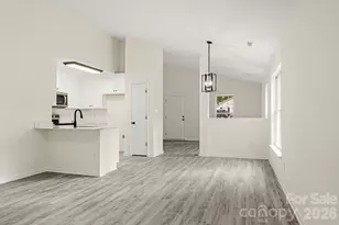 6123 McIntyre Ridge Dr, Charlotte, NC 28216 - Photo 2