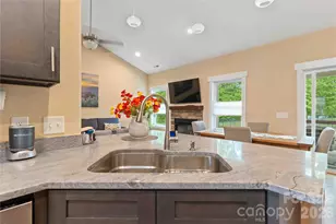 806 Blacksmith Run Dr, Hendersonville, NC 28792 - Photo 8