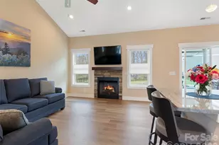 806 Blacksmith Run Dr, Hendersonville, NC 28792 - Photo 6