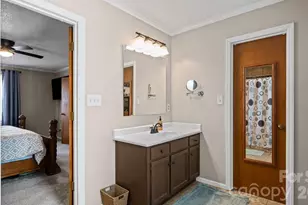 1212 Ashford St, Charlotte, NC 28214 - Photo 18