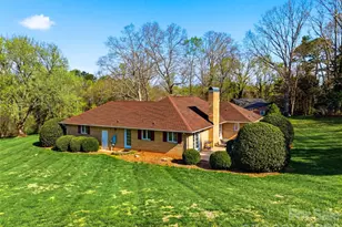 5523 Pine Lake Ct, Hickory, NC 28601 - Photo 4